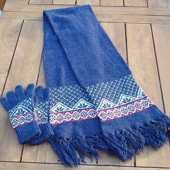 unbranded Accessories - NWOT Blue Red and White Scarf and Gloves Set size OS